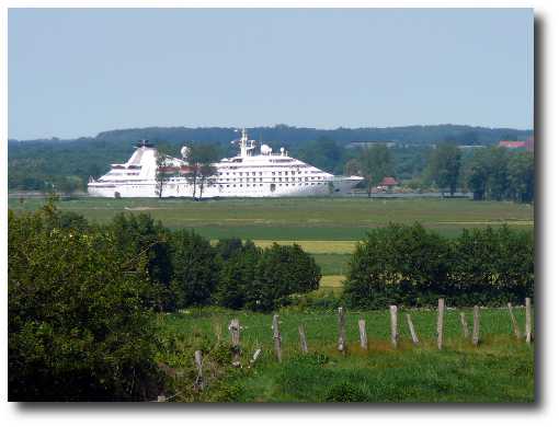 Seabourn Pride im Nord-Ostsee Kanal