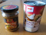 Currypaste und Kokosmilch